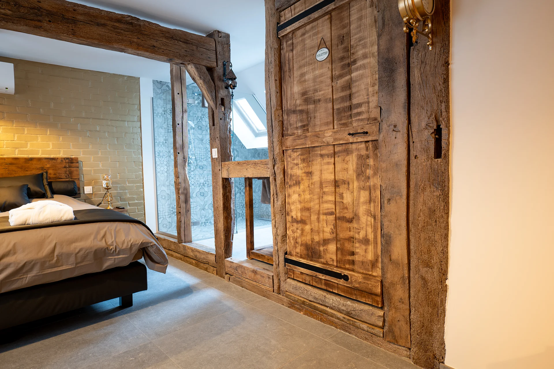 Image hover effect image